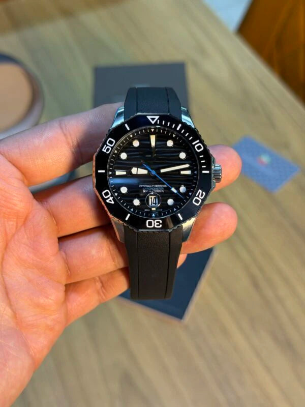 Aquaracer - Hitam/Tanggal