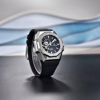 Design Armored Black and White