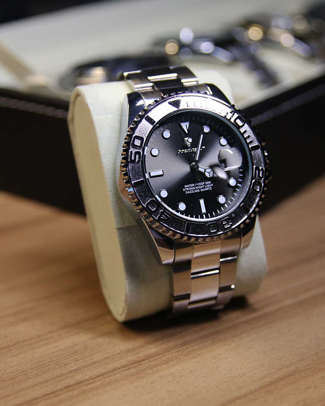 Yacht® Watch