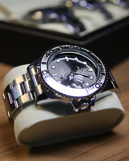 Yacht® Watch