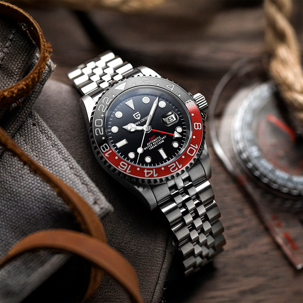 Design Pantheon Black and Red